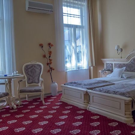 Hotel Astoria サトゥ・マーレ エクステリア 写真