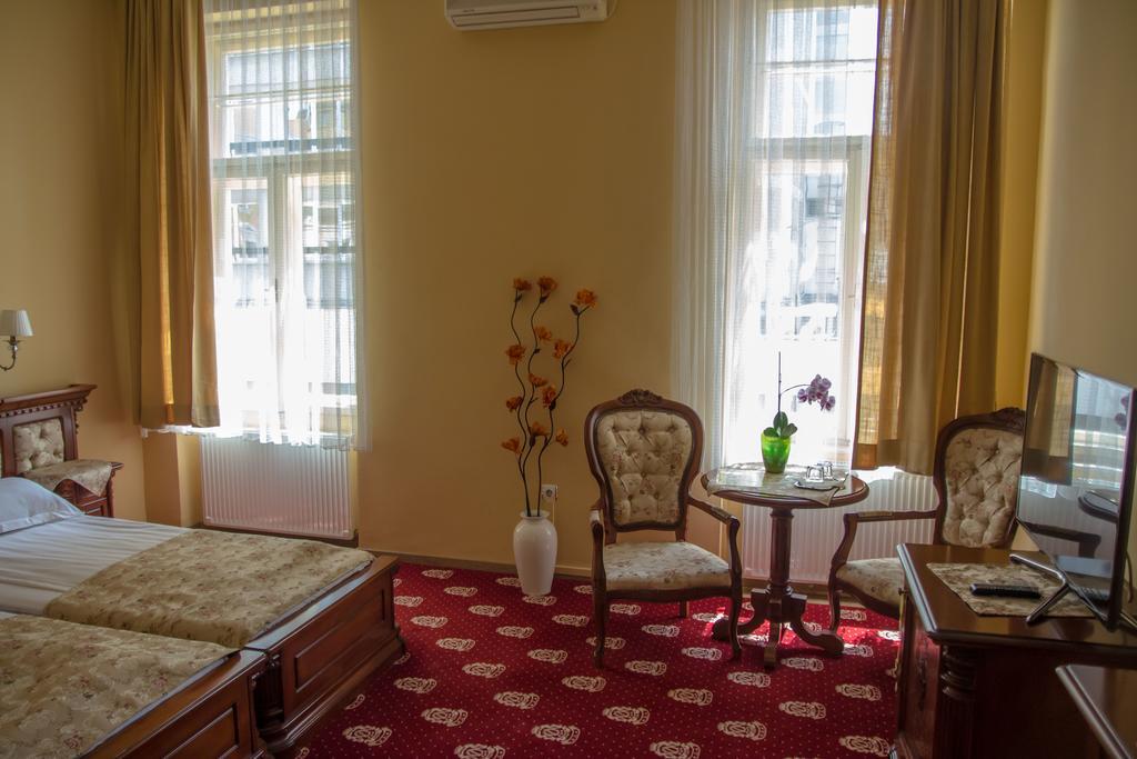 Hotel Astoria サトゥ・マーレ エクステリア 写真