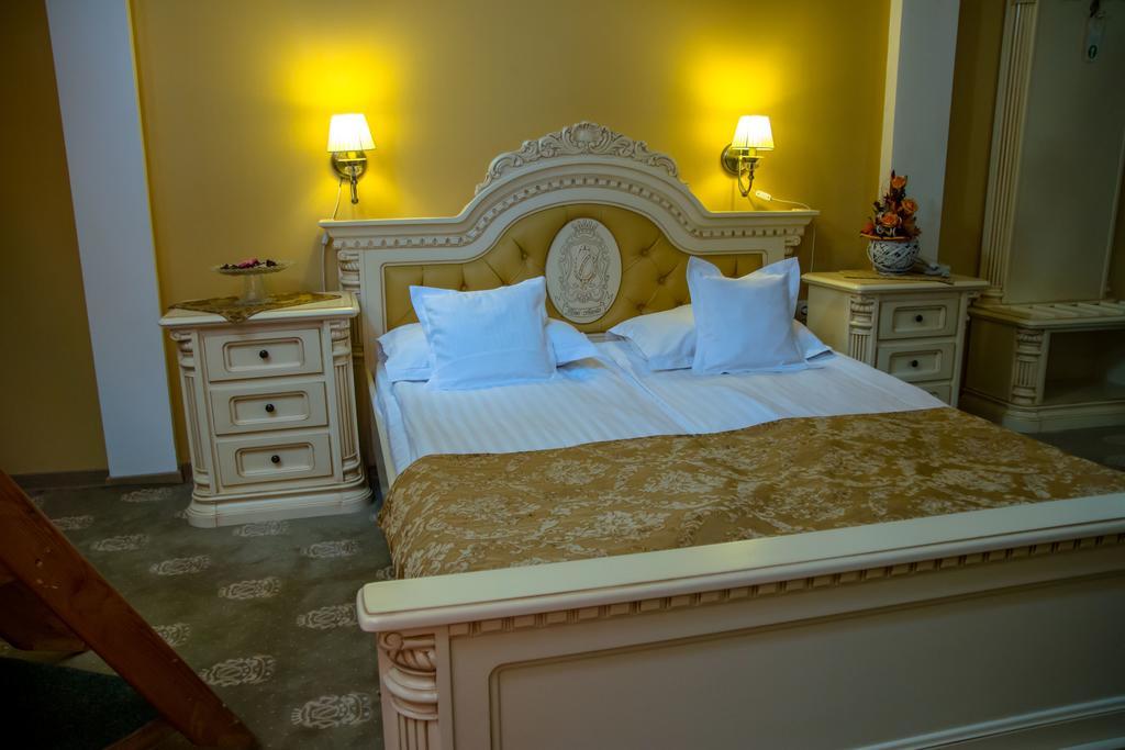 Hotel Astoria サトゥ・マーレ エクステリア 写真